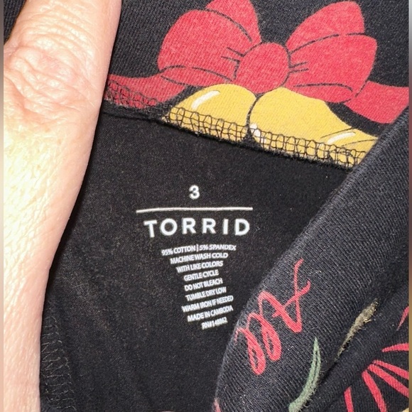 Torrid Christmas Leggings Size 3 (22/24) - Picture 5 of 6